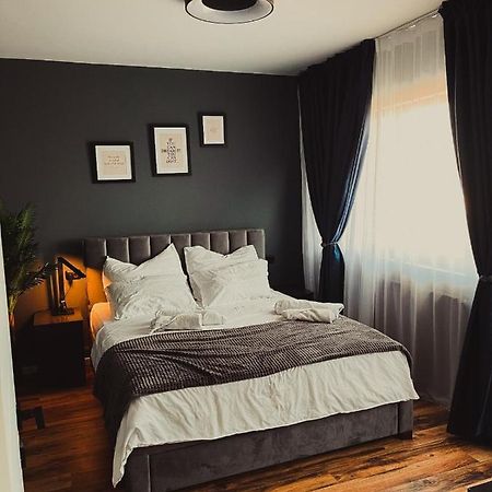 Relax House Apartment ไกรโอวา ภายนอก รูปภาพ